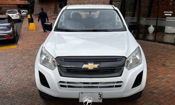 Chevrolet_Dmax_783_4:3_Horizontal - Horizontal_Logo_03_FrontalParrilla_1